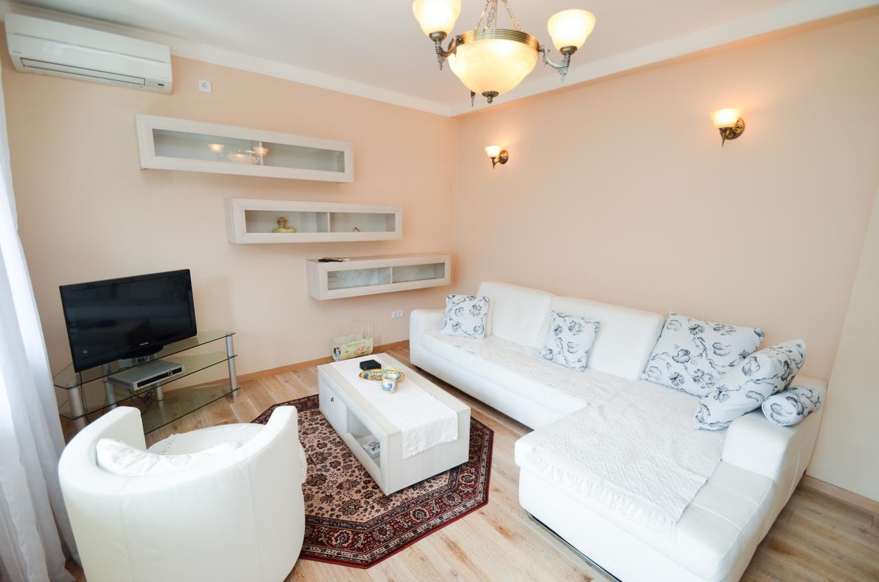 Central Apartment コトル エクステリア 写真