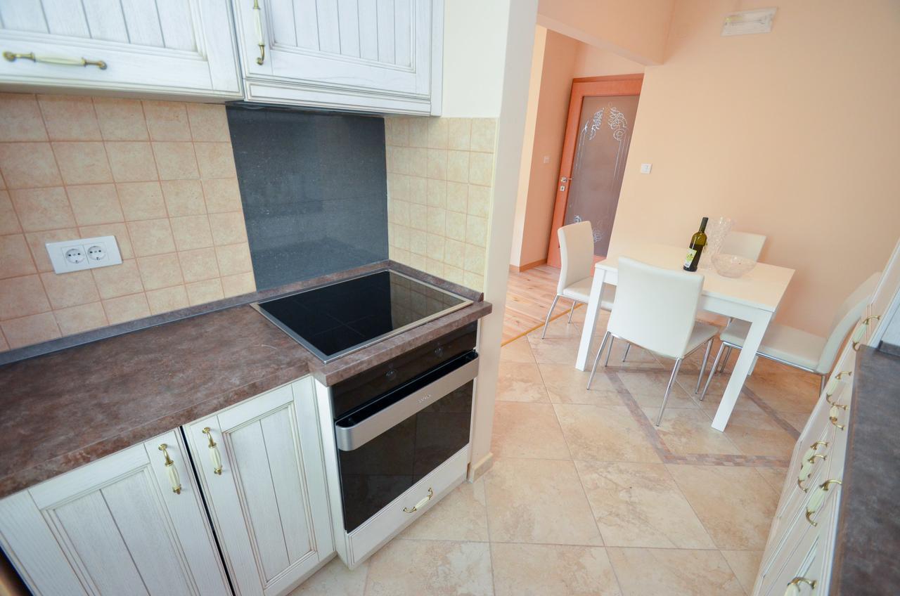 Central Apartment コトル エクステリア 写真