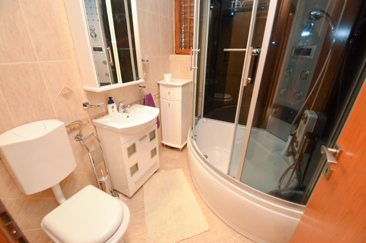 Central Apartment コトル エクステリア 写真